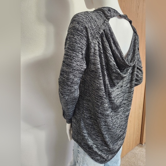 Athleta Open Back Pose Long Sleeve Top Size XS - Picture 8 of 16